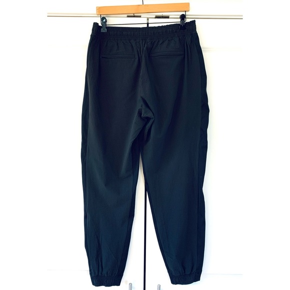 Athleta Textured Brooklyn Jogger Black Casual Athletic Pants Ankle Crop Size 10 - Picture 3 of 10